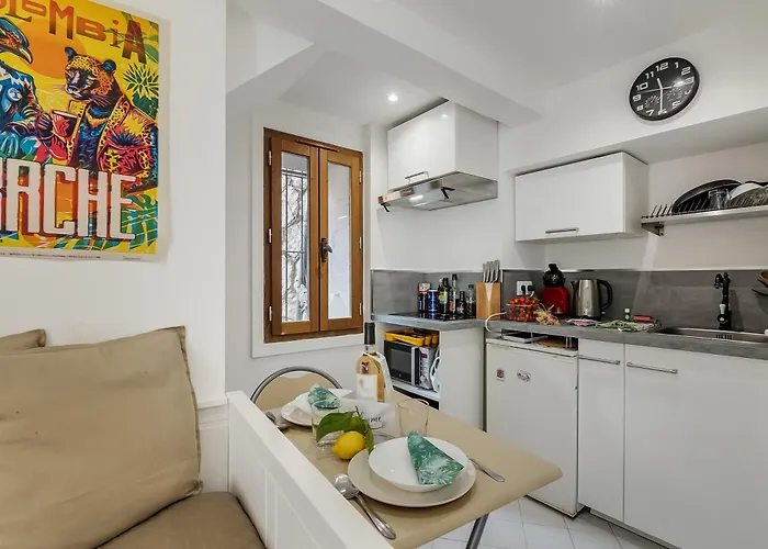 Appartement Old Town 50m And Shop Menton