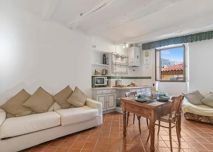 Old Town 50m And Shop Menton