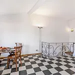 Old Town 50m And Shop
