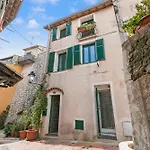 Old Town 50m And Shop Apartment Menton