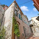Апартаменти Old Town 50m And Shop *