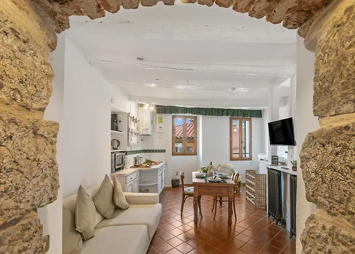 Old Town 50m And Shop Apartamento Menton