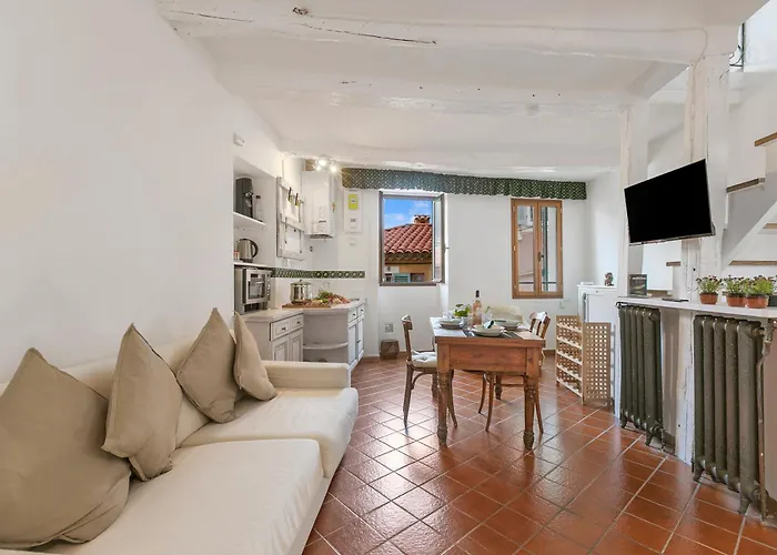 Old Town 50m And Shop * Menton