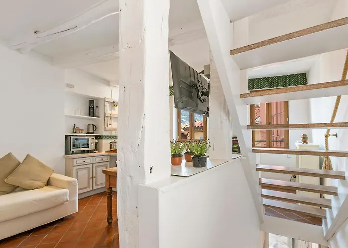 Old Town 50m And Shop *